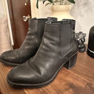 Clark’s leather Chelsea boots, booties